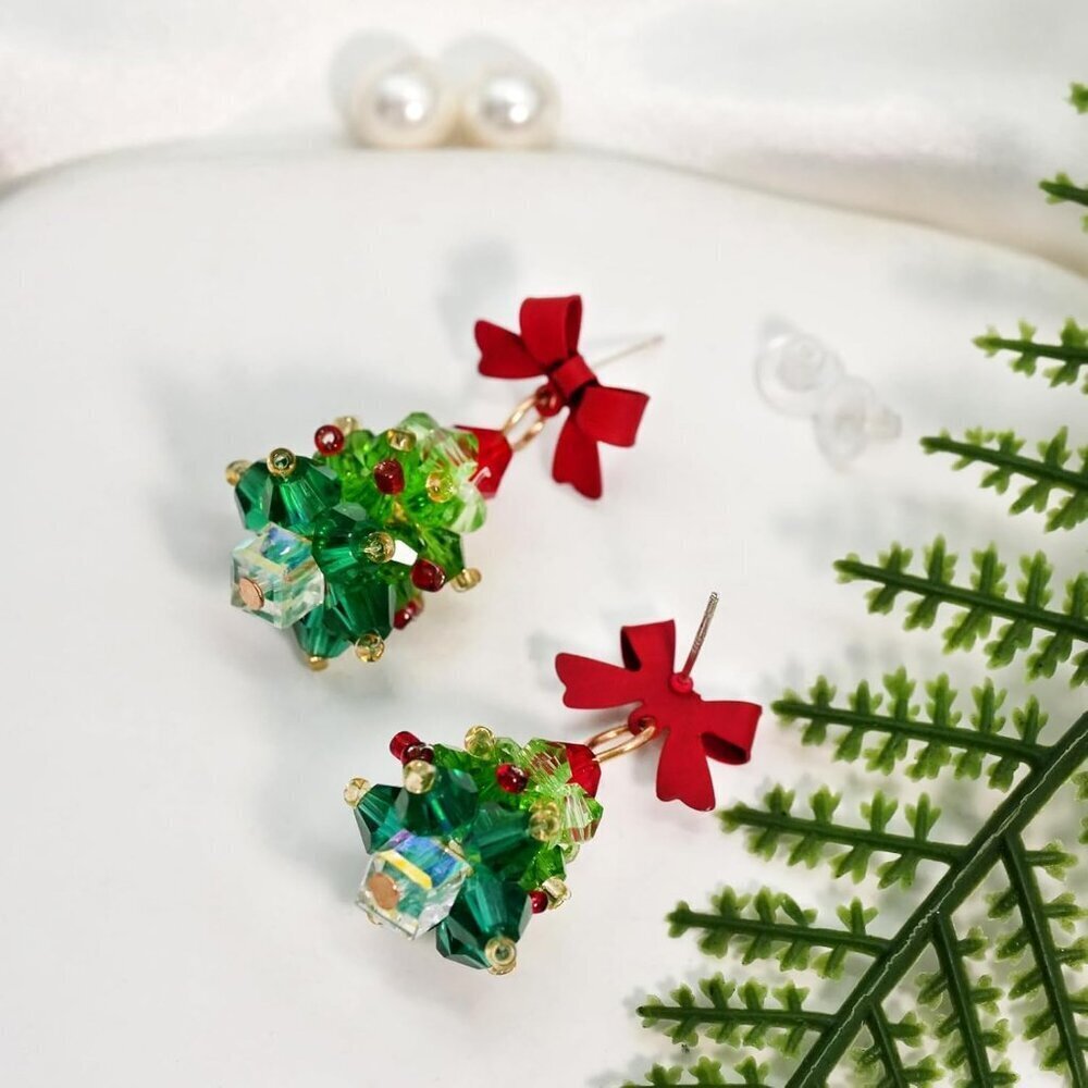 Women's Red Bow Handmade Beaded Green Christmas Tree Dangle Earrings Cute Bow - Picture 7 of 8
